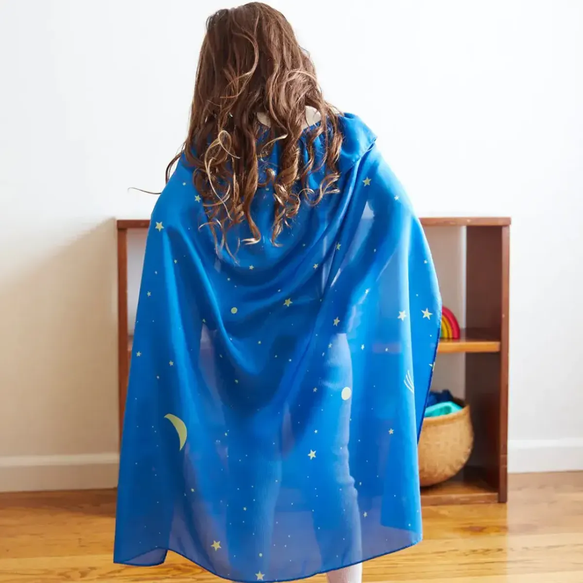 Kappe i silke, Stjener / Sarah´s Silks