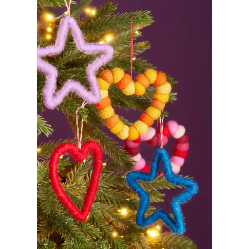  4 stk Wool Pom Pom Hearts - Fair Trade / Namaste Fair Trade